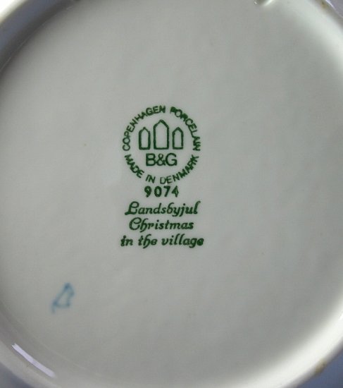 Bing & Grondahl 1974 Christmas Plate Christmas In The Village