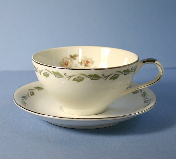 Flair Irene Flat Cup & Saucer Set