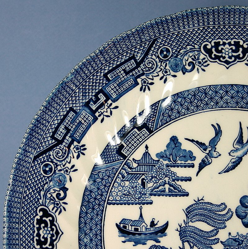 Royal Wessex Blue Willow (Swirl Rim, England) Dinner Plate