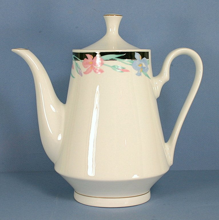 Tienshan Isabella Teapot & Lid