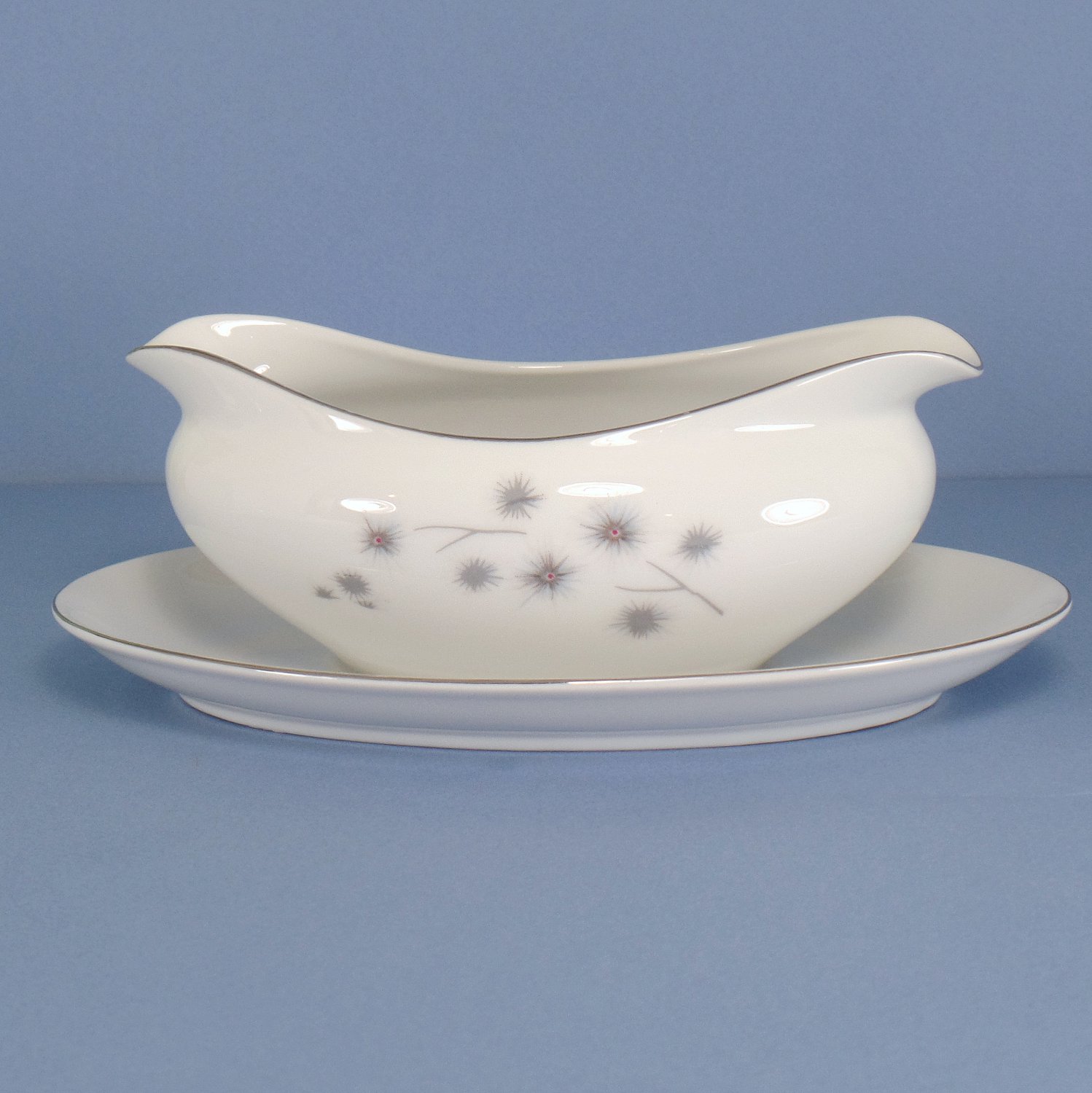 Creative Platinum Star Burst Gravy Boat with Attached Underplate