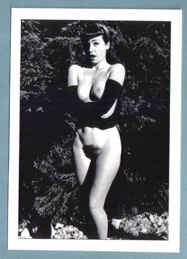 BETTY PAGE Posed Nude For This Cool Shot. 