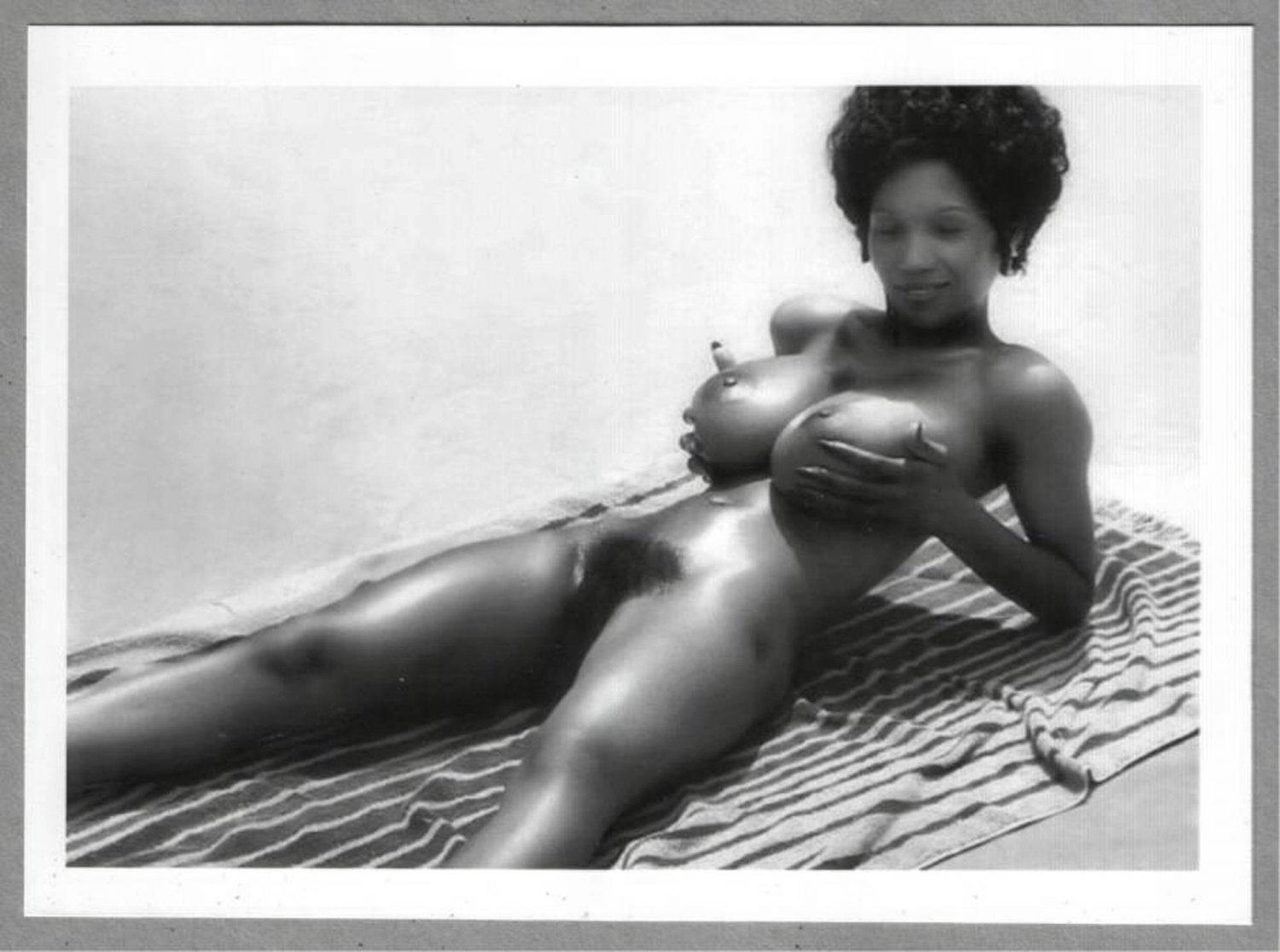 Ebony sylvia mcfarland topless nude huge breasts hairy pussy new reprint 5X...