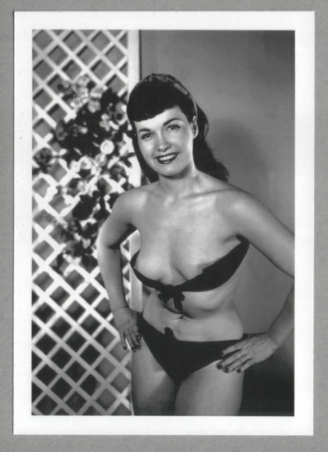 BETTY PAGE TOTALLY NUDE BREASTS NEW REPRINT 5X7  #569