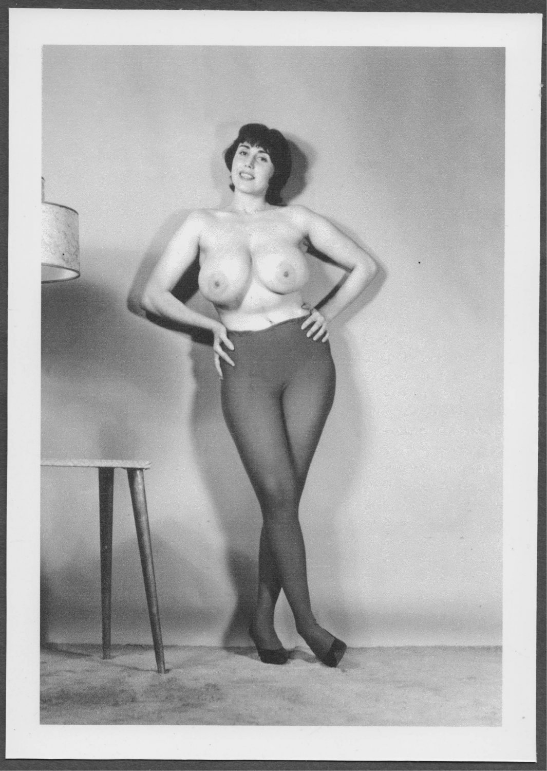 Linda west topless nude huge heavy hanging boobs pose 5X7 reprint LW-76.