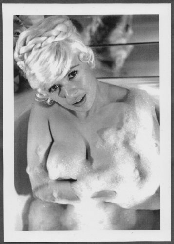 JAYNE MANSFIELD HUGE BOSOMY BATHTUB POSE REPRINT PHOTO 5X7 #142