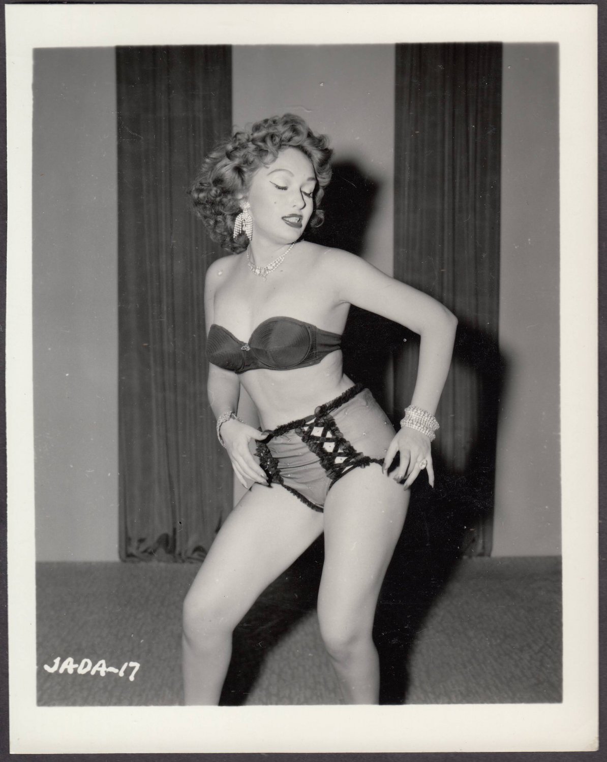 INFAMOUS STRIPPER JADA CONFORTO IRVING KLAW VINTAGE ORIGINAL PHOTO 4X5 1950'S #17