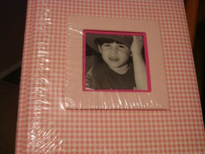 The Dalee Bookbinding Co. 8x8 - pink and white photo album