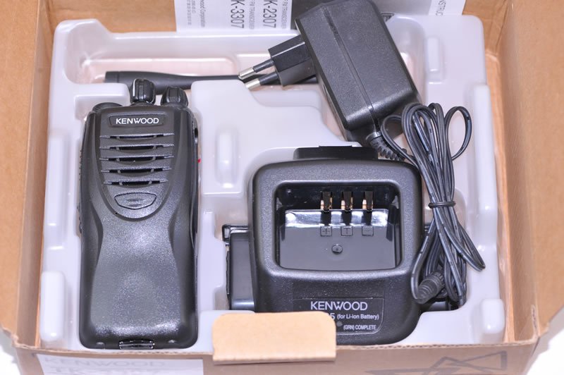 Kenwood 2Way Radio TK3307 UHF 440480MHz With KNB45L KSC35