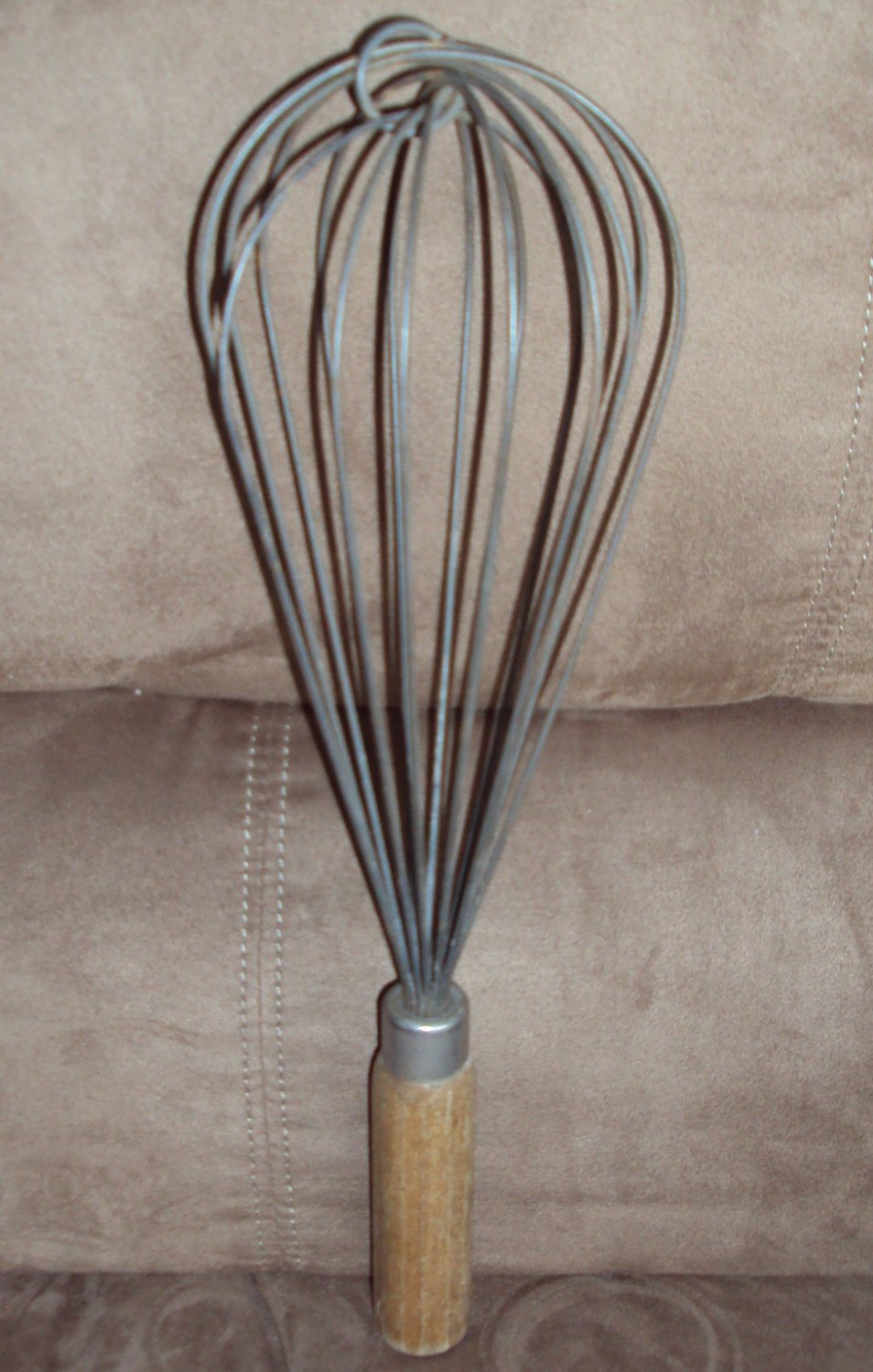Vintage Large Hand Metal Wire Whip Chef's Whisk Wood Handle Egg Beater