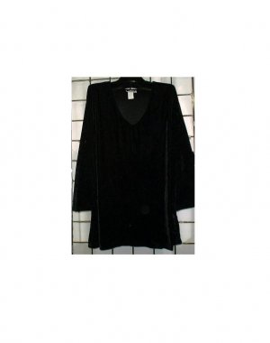 5x - Long-sleeve V-neck Stretch Velvet Top - BLACK
