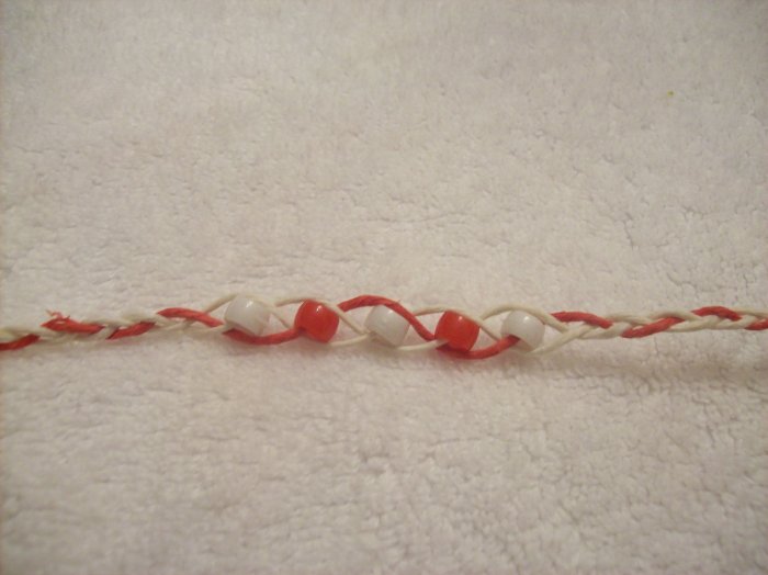 Wish bracelet (red and white) - red and white alternating (5)