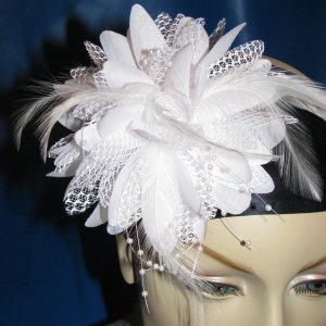 Amy Fascinator T10 White
