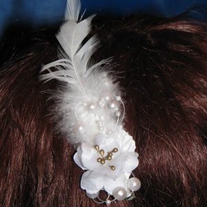 Louisa Fascinator T4 White on comb
