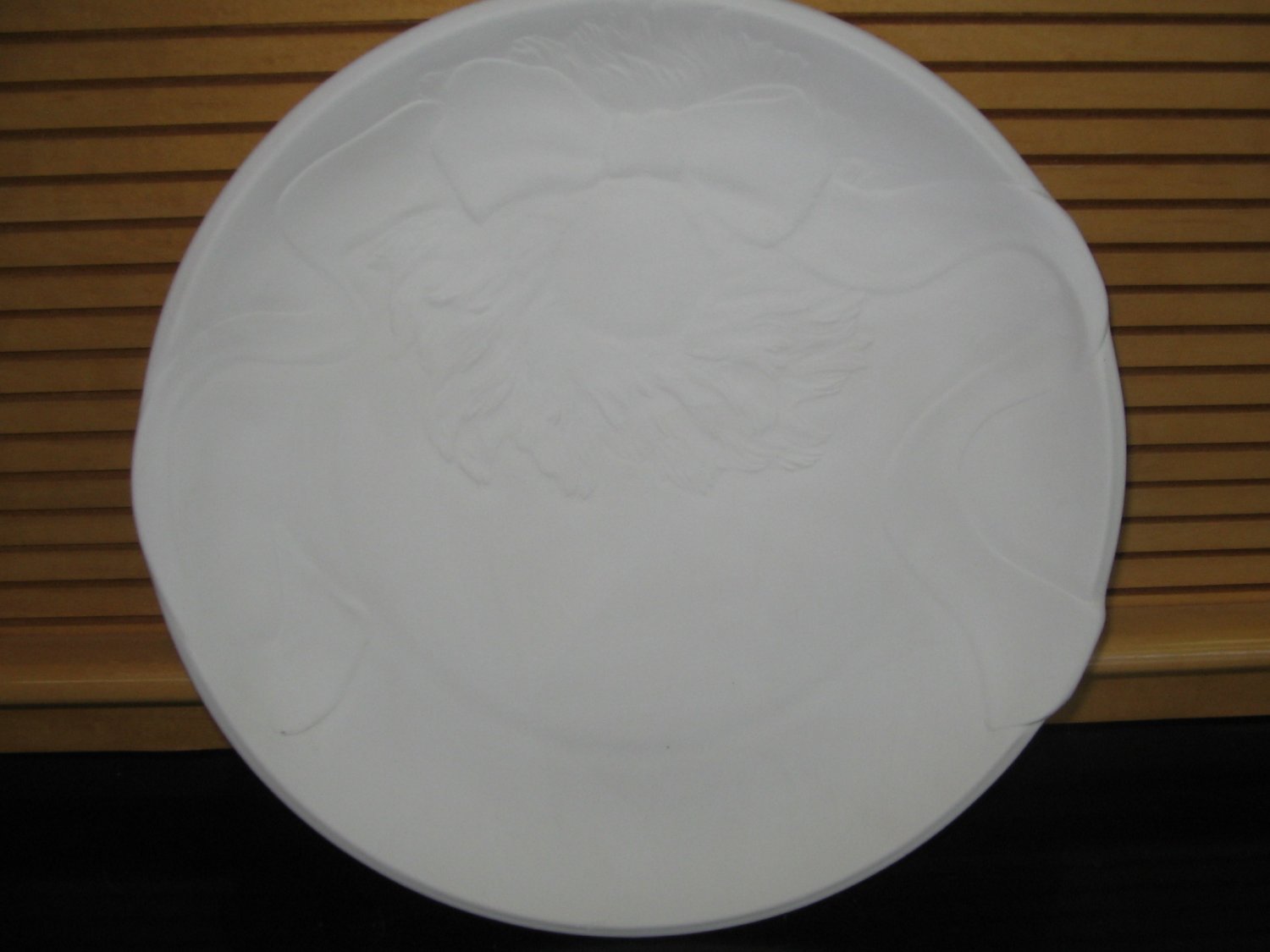 Ceramic Bisque Ready To Paint Wreath Design Plate U Paint