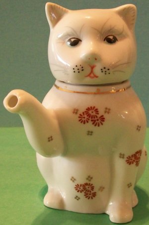 Mini Porcelain Cat Teapot  (By A.Price)