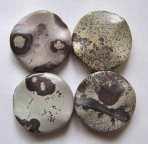4 Apache Jasper 25mm Wavy Coin Beads