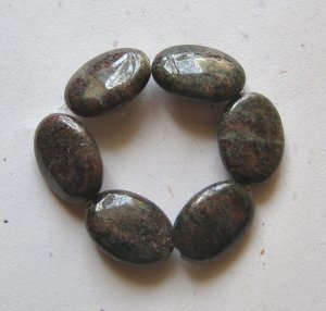 6 Red and Green Garnet 18x14 Oval Beads
