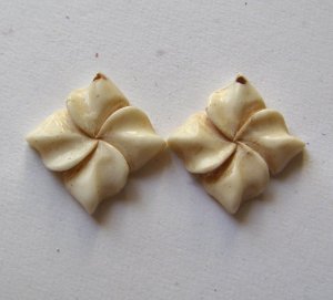 2 Carved Bone 20mm Pinwheel Flower Pendant Beads