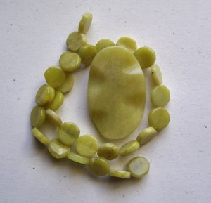 Olive Jade Pendant Bead Set