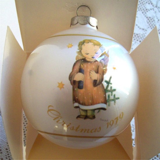 Starlight Angel Hummel 1979 Schmid Glass Ball Christmas Ornament