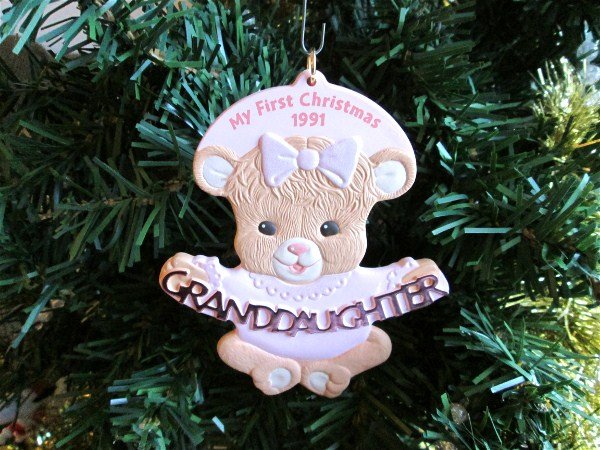 granddaughters-first-christmas-hallmark-ornament-pink-iced-cookie-1991