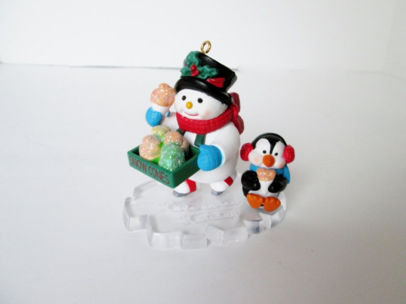 Noma Ornamotion Snowman Snow Cone And Penguin On Ice Flow By