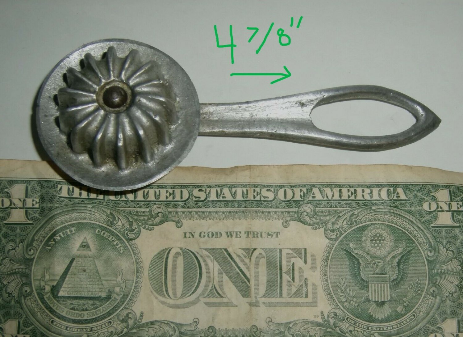 PIE CRUST CRIMPER Jagging Wheel Cutter Old Vintage Antique