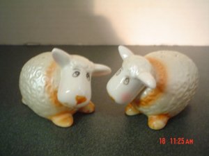 Primitive Sheep Salt and Pepper Shakers Set