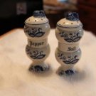 vintage blue Onion salt & Pepper set