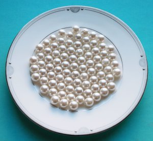 Light Ivory Cream 100 pcs Half Drilled Round Pearl 10mm For Wedding Jewelry Earstuds Making LP037