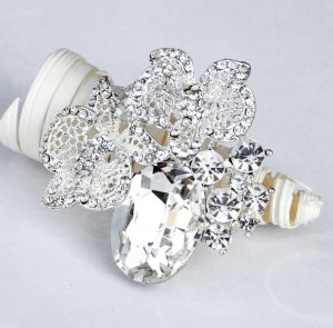 1 pc Rhinestone Crystal Diamante Silver Flower Brooch Pin Jewelry Cake Decoration BR047