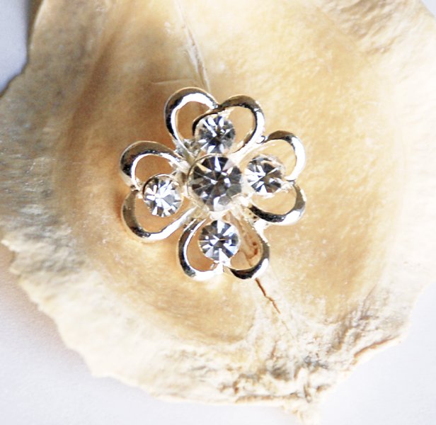 1 pc Rhinestone Button Clover Diamante Crystal Hair Clip Wedding Invitation BT071