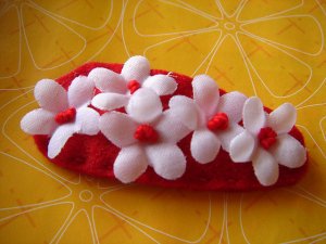 LOVELY FLOWER CLIP - RED