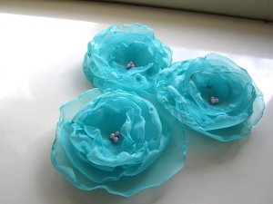 3 X BEAUTIFUL HANDMADE BLOSSOMS - Aqua Marine