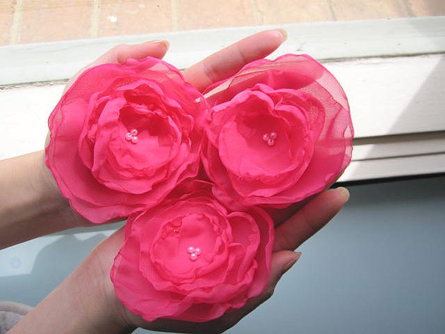 3 X BEAUTIFUL HANDMADE BLOSSOMS - Fuchsia