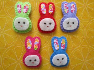 BUNNY HANDMADE FELT SNAP CLIP - RED