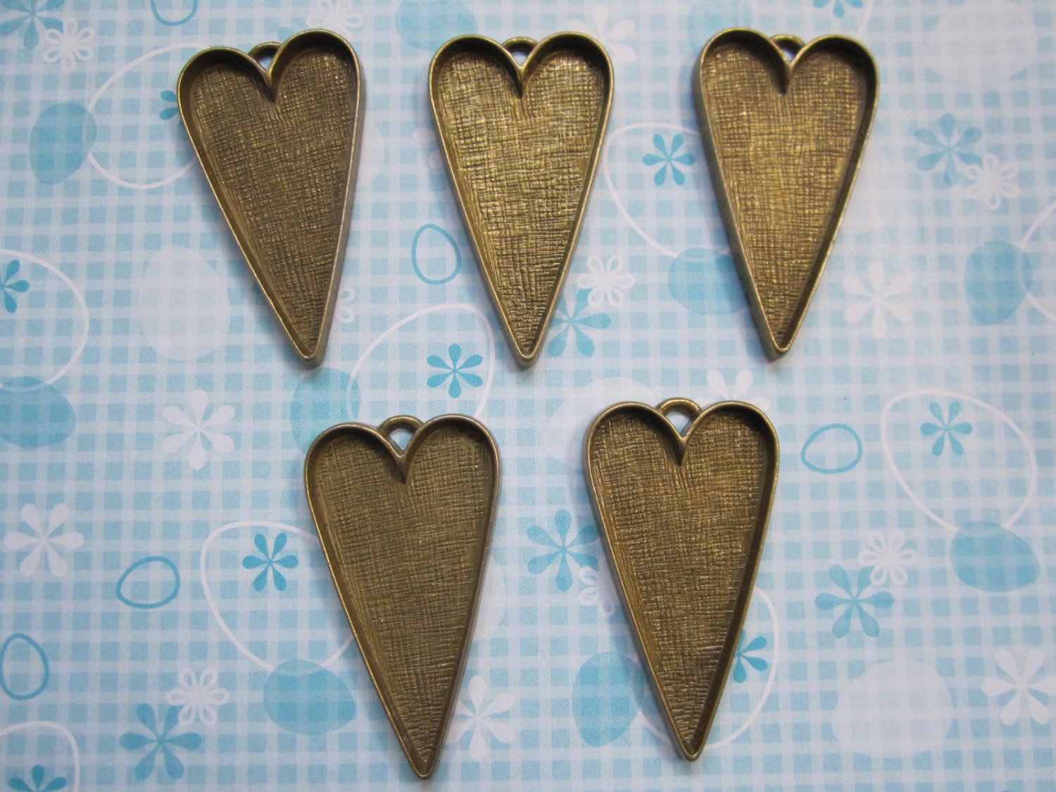 5 x BRONZE LOVE HEART PHOTO FRAME PENDANT