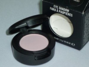 MAC Eyeshadow in Yogurt