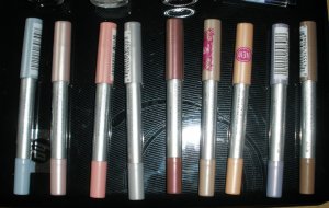 Maybelline Cool Effect Eye Shadow / Liner- Choose Your Color