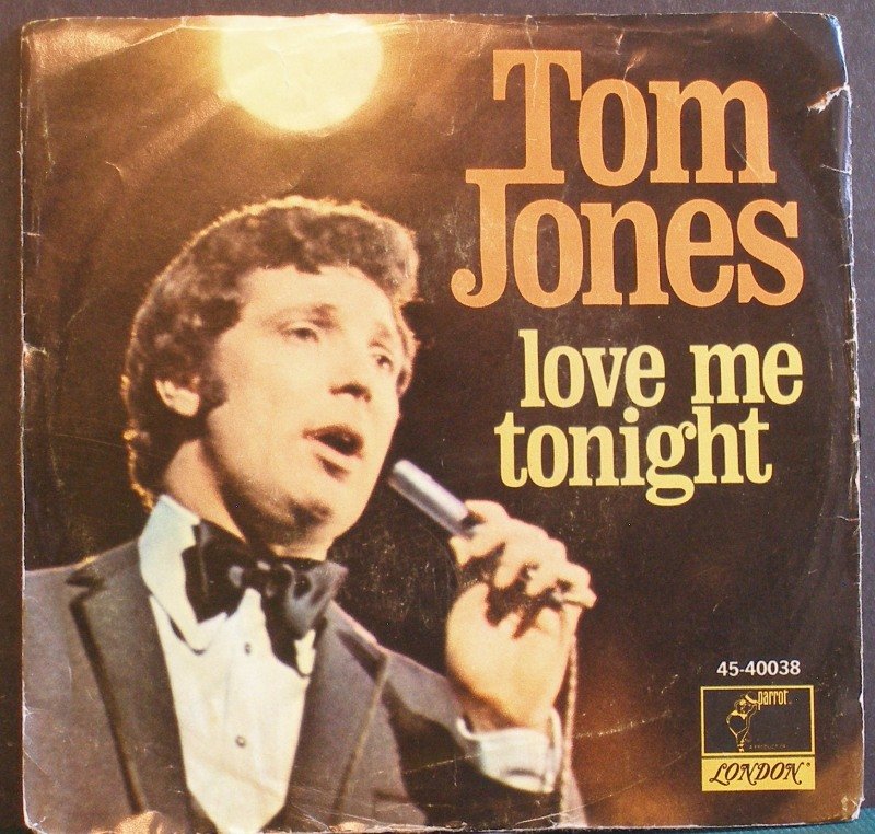 Love me tonight. Tom Jones Tom 1970. Том Джонс Love me Tonight. Tom Jones - Hide & seek. Tom Jones Atomic Jones Parrot.