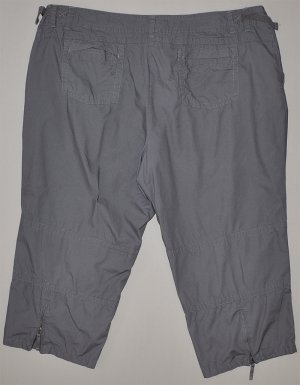 DAILIA COLLECTION Women's flat front capri&acirc;��s with zippered cuffs 18W