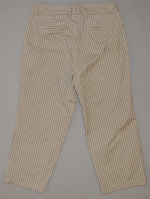 DOCKERS Women's flat front ideal fit striped capri&acirc;��s 8