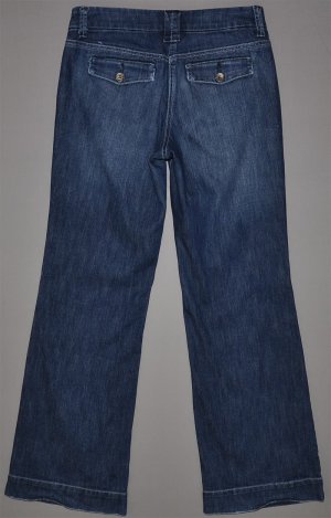 NEW YORK & CO. Women's straight leg jeans 2 avg