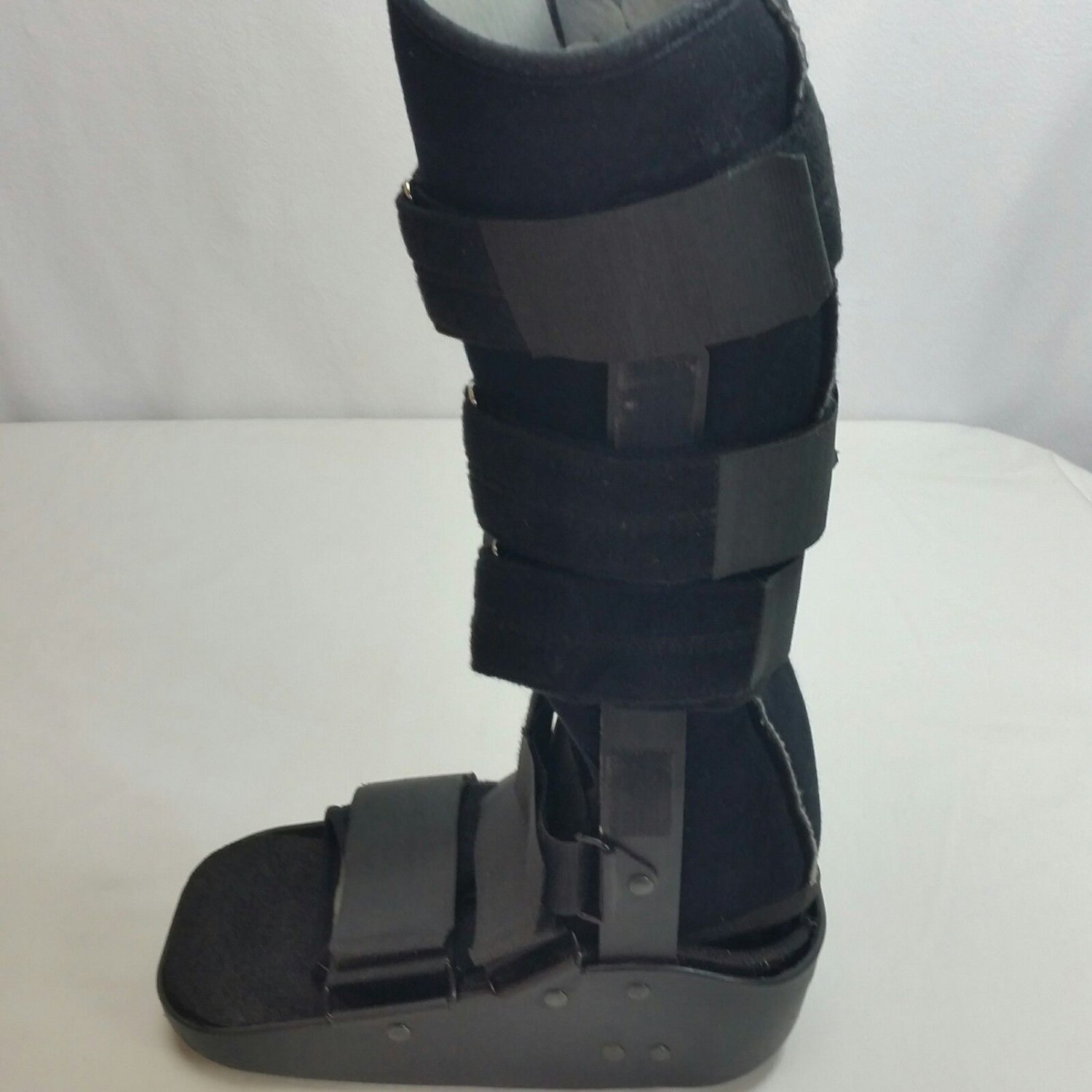MaxTrax Orthopedic Walking Boot Brace DJO, LLC Foot Brace - medium