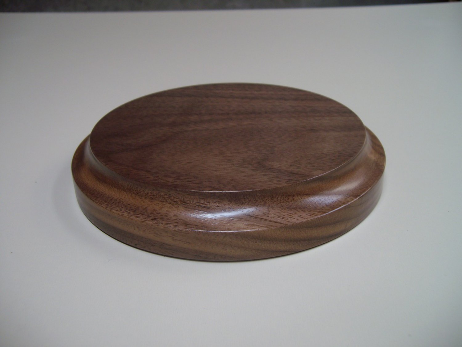 base round wooden trophy walnut 152mm 23mm than ecrater