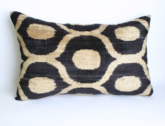 SILK VELVET IKAT ACCENT PILLOW Ebony