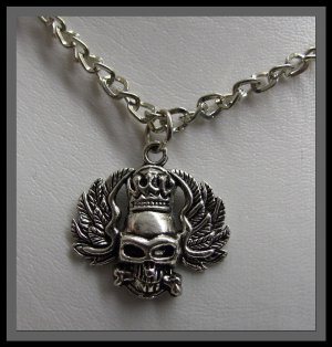 Gothic Skull on Chain - Chrome
