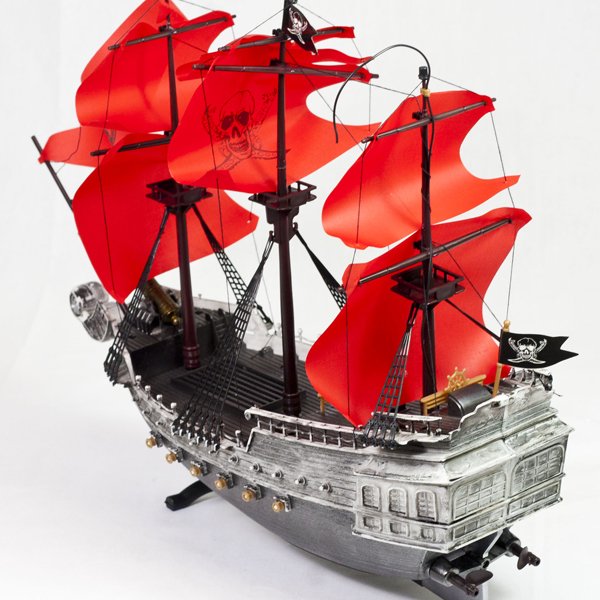 Remote Control Pirate Ship (Red)