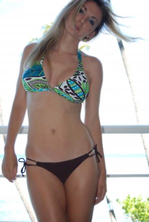 &acirc;�&iexcl;&acirc;�&yen;S *HOT Brazilian Bikini TOP* Green Tropical Fixed Triangle Swimsuit Swimwear NWT Small&acirc;�&yen;&acirc;�&iexcl;